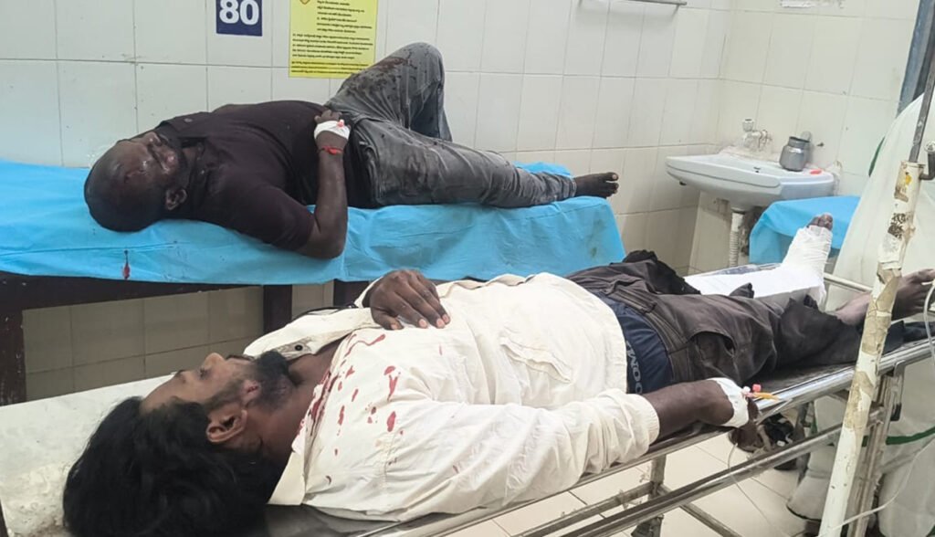 ఆటోను ఢీకొన్న బలోరాజీపు