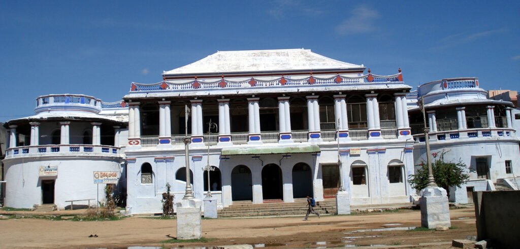 జిల్లా చరిత్రలో సుగుటూరు వంశస్తుల పాలన కీలకం