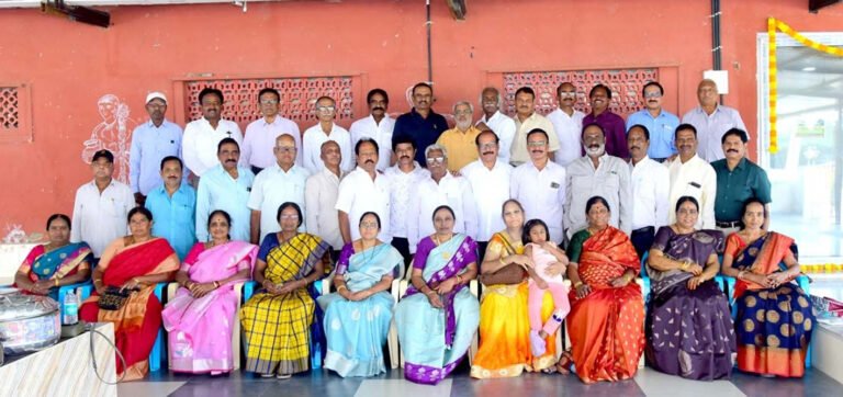 పూర్వపు విద్యార్థుల అపూర్వ కలయిక