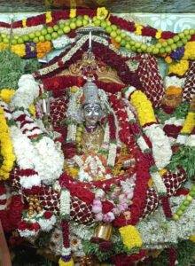 శ్రీసుగుటూరు గంగమ్మ జాతరకు పోటేత్తిన జనం