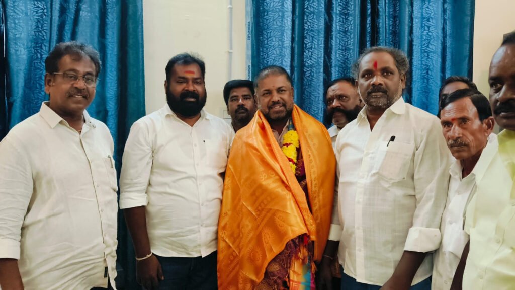 సర్వేయర్ల సమస్యలను పరిష్కరిస్తాం