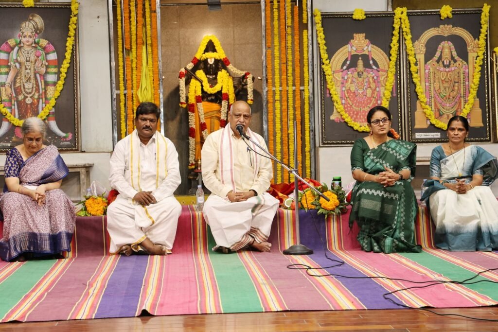 అన్నమయ్య సంకీర్తనలను రాగిరేకుల నుండి పరిష్కరించి బాణీలు కట్టిన ఘనత రాళ్లపల్లి వారిదే