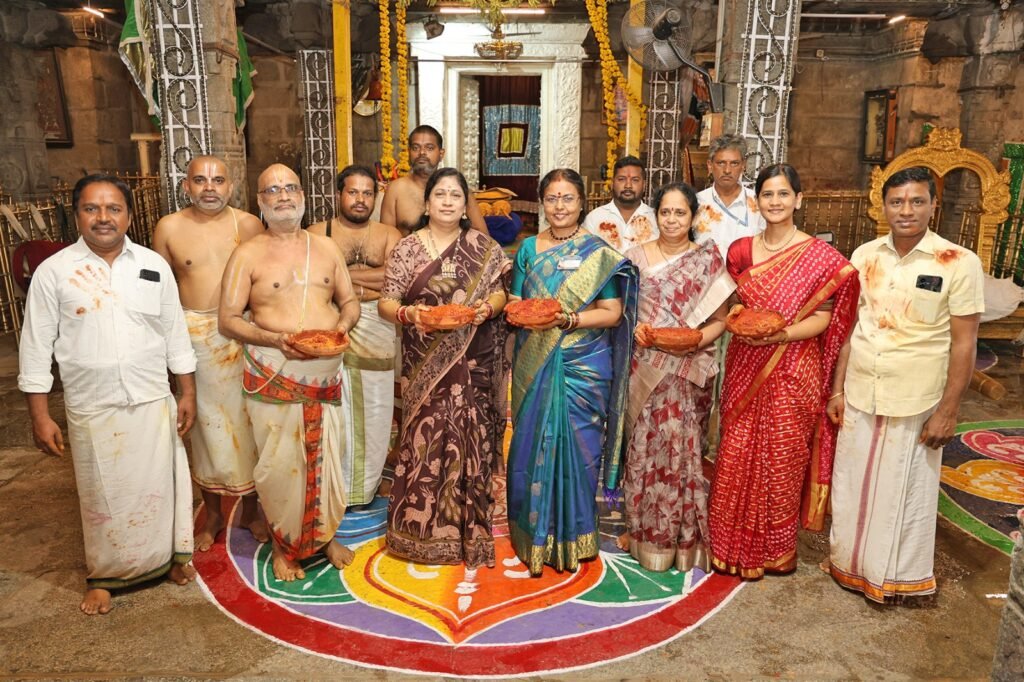 శ్రీ కోదండరామస్వామివారి ఆలయంలో ఘనంగా కోయిల్‌ ఆళ్వార్‌ తిరుమంజనం