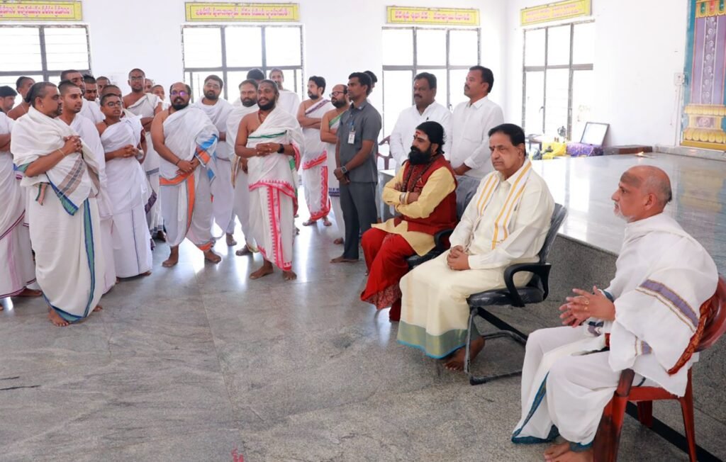 కీసరగుట్టలోని శ్రీ వేంకటేశ్వర వేద విజ్ఞాన పీఠాన్ని సందర్శించిన టిటిడి ఛైర్మెన్ బి.ఆర్. నాయుడు