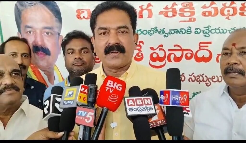 స్వయంగా బస్సు నడిపి దివ్యాంగ శక్తి పథకాన్ని ప్రారంభించిన ఎమ్మెల్యే బోడె ప్రసాద్