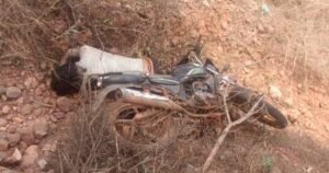 పెద్దఈటిపాకం గ్రామం వద్ద గుర్తు తెలియని యువకుడు మృతి