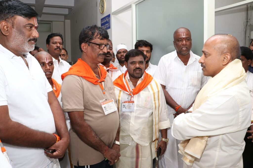 భక్తుల సౌకర్యాల అభివృద్ధికి సూచనలు ఇవ్వండి