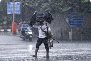 పశ్చిమ బంగాళాఖాతం, సమీప ఉత్తరాంధ్ర ప్రాంతంలో ఉపరితల ఆవర్తనం