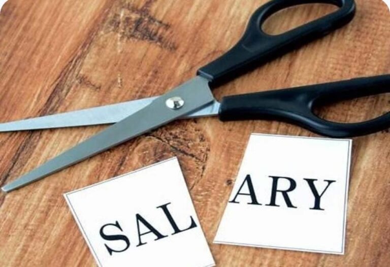 తెలంగాణలో ఇకపై తల్లిదండ్రులను నిర్లక్ష్యం చేస్తే.. ప్రభుత్వ ఉద్యోగుల జీతంలో కోత!