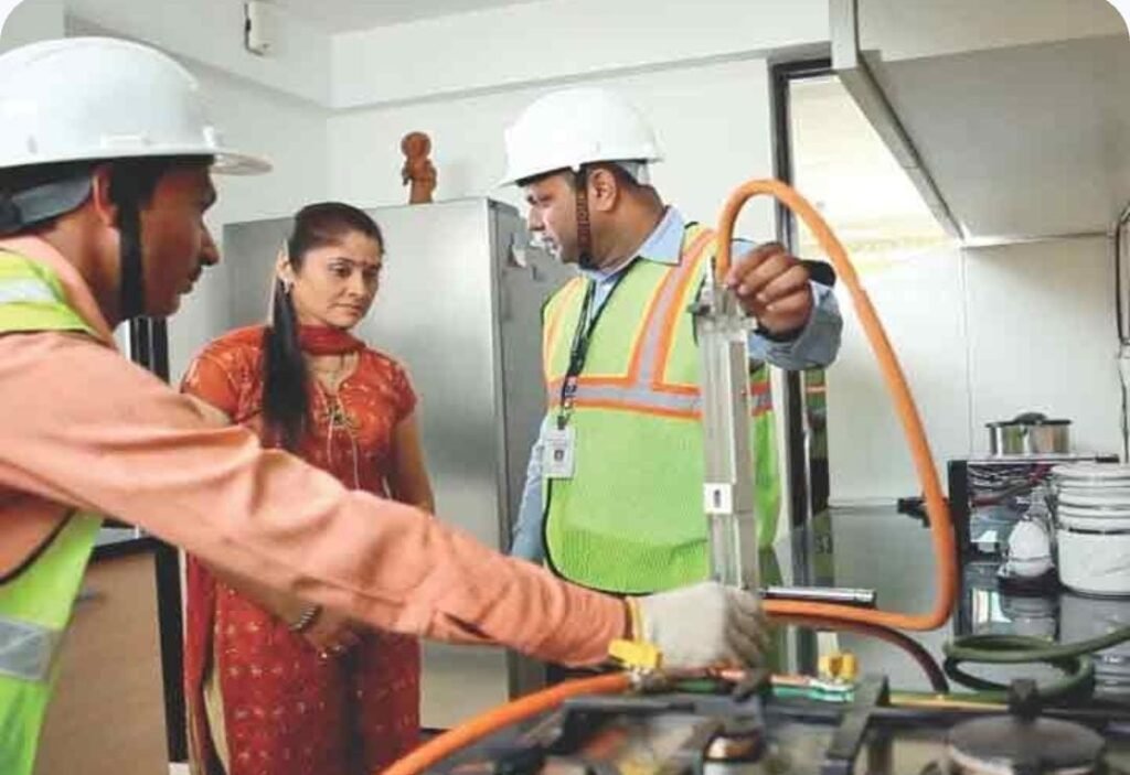 ఏపీలో కూటమి ప్రభుత్వం కీలక నిర్ణయం.. ఇంటింటికీ పైప్డ్ నేచురల్ గ్యాస్