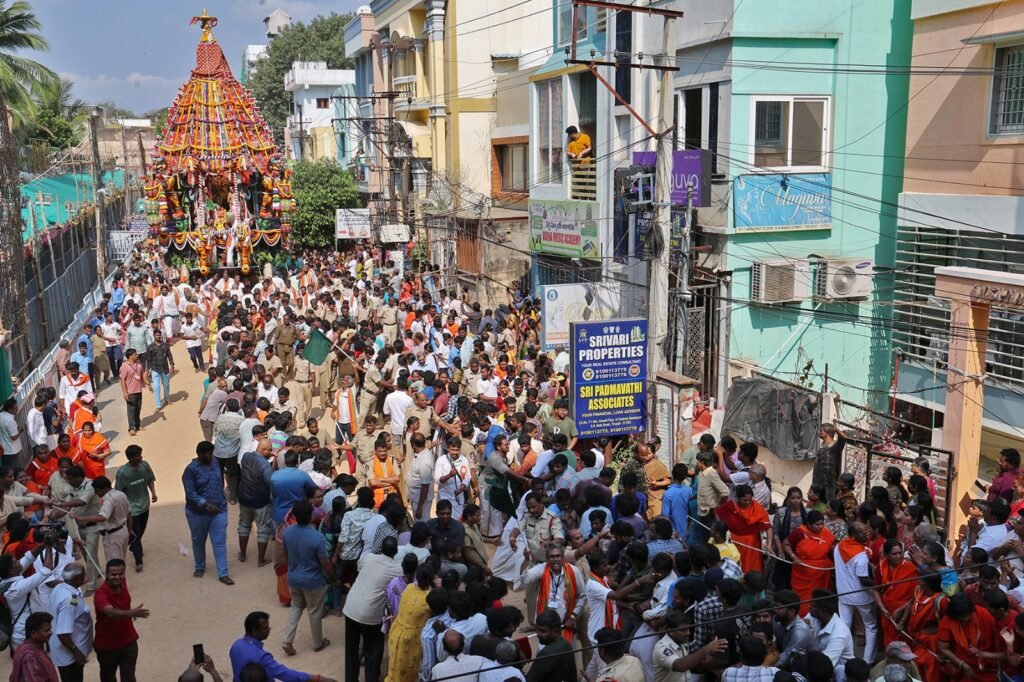 వైభవంగా శ్రీ కోదండరాముని రథోత్సవం