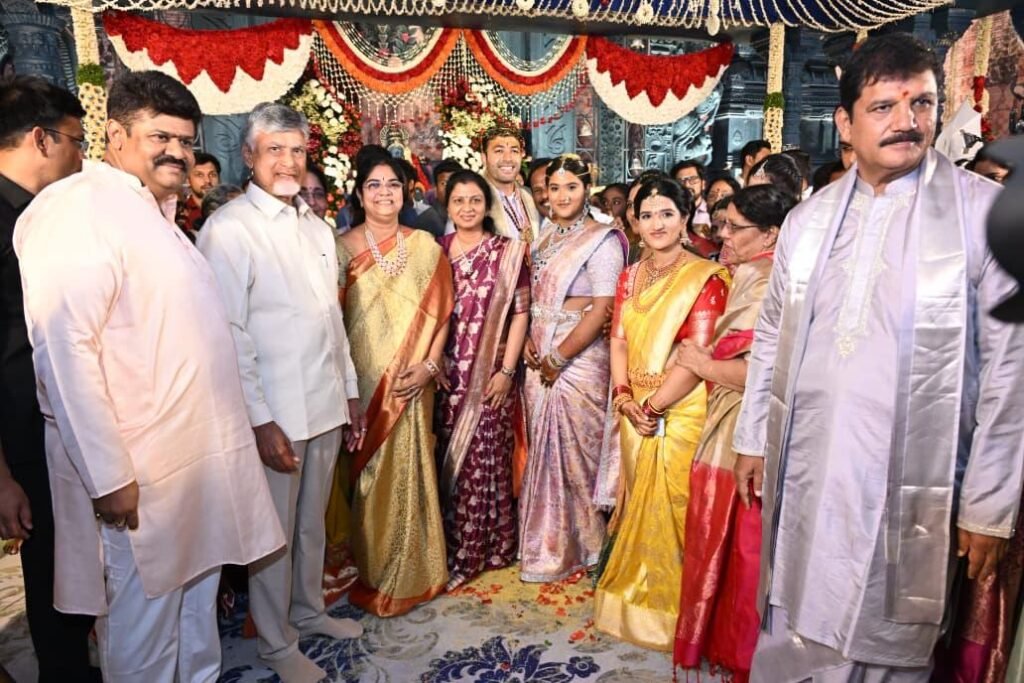 ఎమ్మెల్యే ధూళిపాళ్ల నరేంద్ర కుమార్ కుమార్తె వివాహానికి ముఖ్యమంత్రి చంద్రబాబు నాయుడు