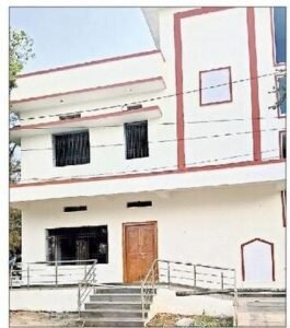 ప్రారంభానికి నోచుకోని సచివాలయం… ప్రజల్లో ఆగ్రహం