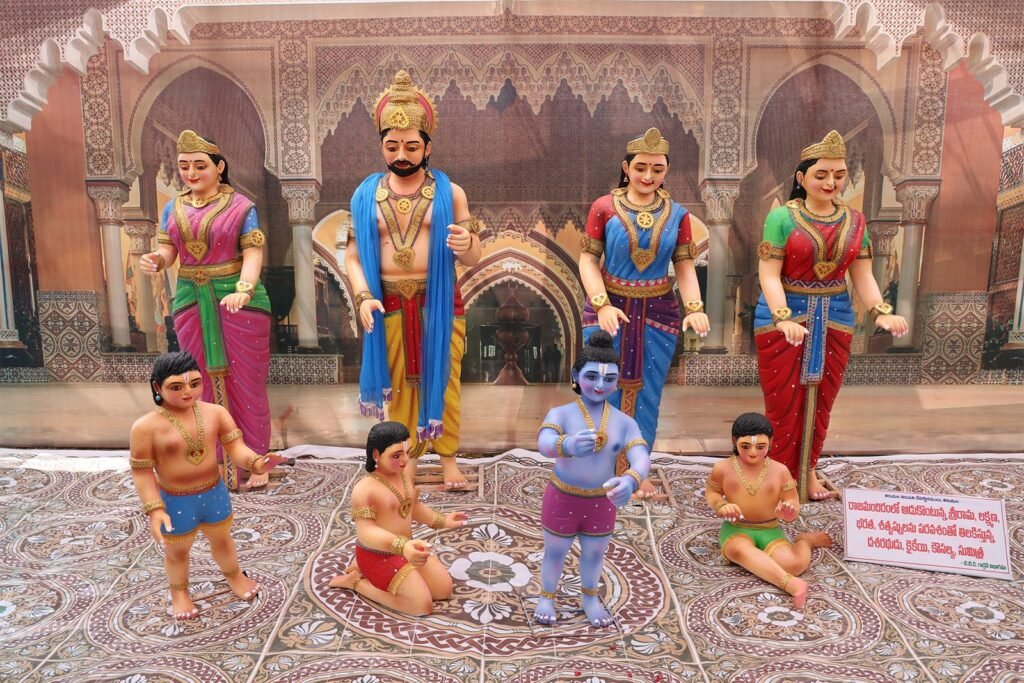 తిరుమల శ్రీవారి ఆలయంలో శ్రీ సీతా లక్ష్మణ ఆంజనేయ శ్రీరామచంద్రల వారి ఉత్సవ మూర్తులకు స్నపనం