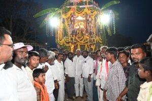 వివిధ కార్యక్రమాల్లో పాల్గొన్న మాజీ మంత్రి పెద్దిరెడ్డి