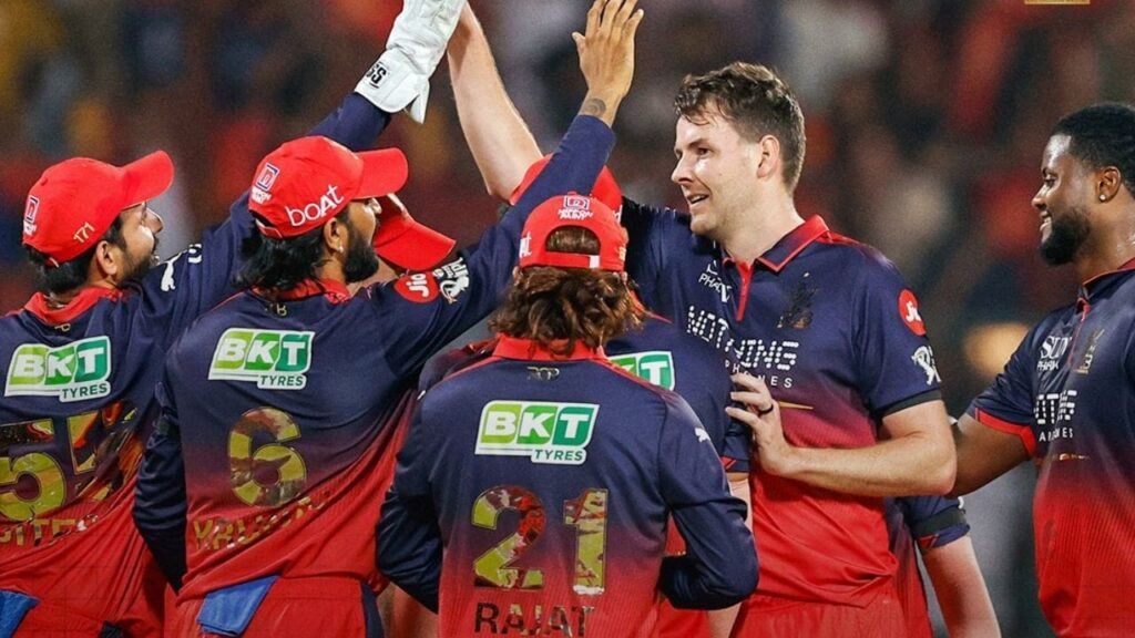 కోహ్లీ క్లాస్, పడిక్కల్ మాస్ ఇన్నింగ్స్.. తొలి మ్యాచ్‌లోనే సన్‌రైజర్స్‌కు షాక్