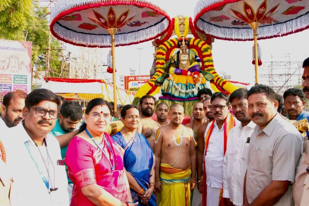 మోహిని అలంకారంలో పల్లకిపై విహరించిన కోదండరాముడు – భక్తులకు కనువిందు