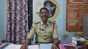 వేసవిలో జాగ్రత్తలు పాటించండి-సీఐ సుబ్బరాయుడు