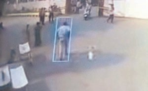 జీజీహెచ్ లో ఖైదీ పరారీ..పోలీసుల కళ్ల ముందే షాక్…