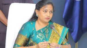 రోడ్డు ప్రమాదస్థలిని పరిశీలించిన హోంమంత్రి అనిత