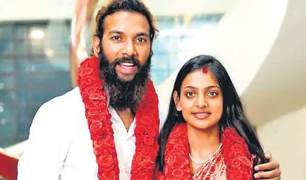 మోనాలిసా ప్రేమ వివాహం