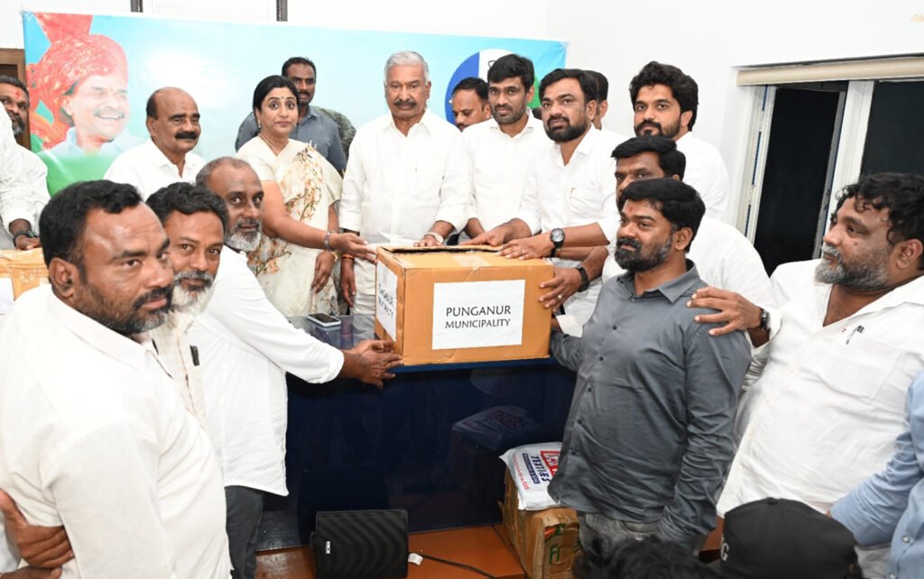 వైఎస్సార్‌సిపి కమిటిలలో పుంగనూరు ఫస్ట్