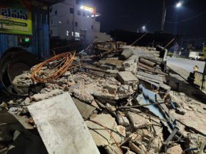 ఆలయ రూములు కూల్చివేత