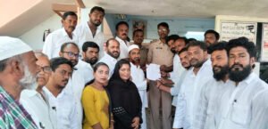 మహిళలను కించపరచిన రాధాకృష్ణపై కేసులు నమోదు చేయాలి