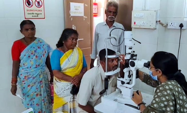 ఏరియా ఆసుపత్రిలో కంటి వైద్యశిబిరం