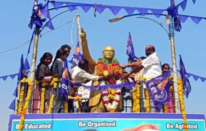 బాబాసాహెబ్‌కు ఘన నివాళులు