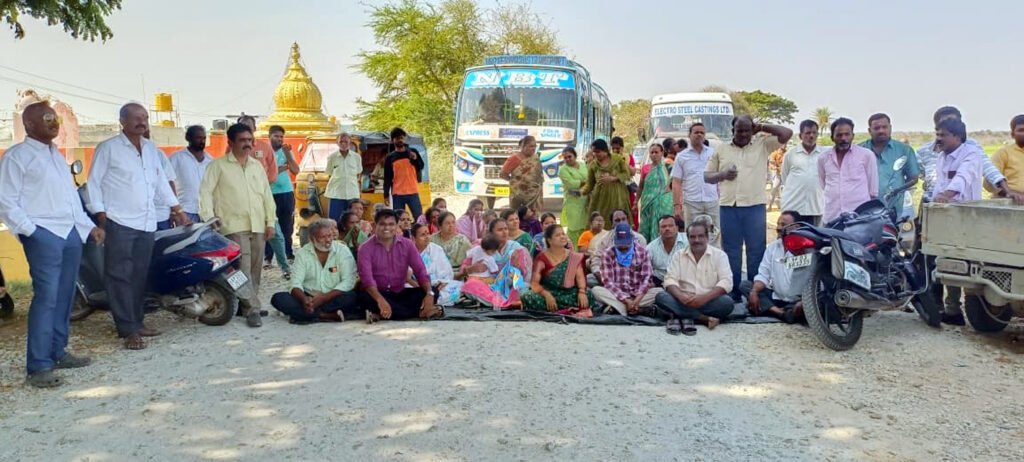 జనం రోడ్డేక్కిన పట్టించుకోని అధికారులు