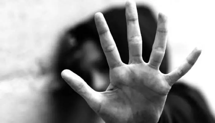 మహిళ పట్ల అసభ్య ప్రవర్తన