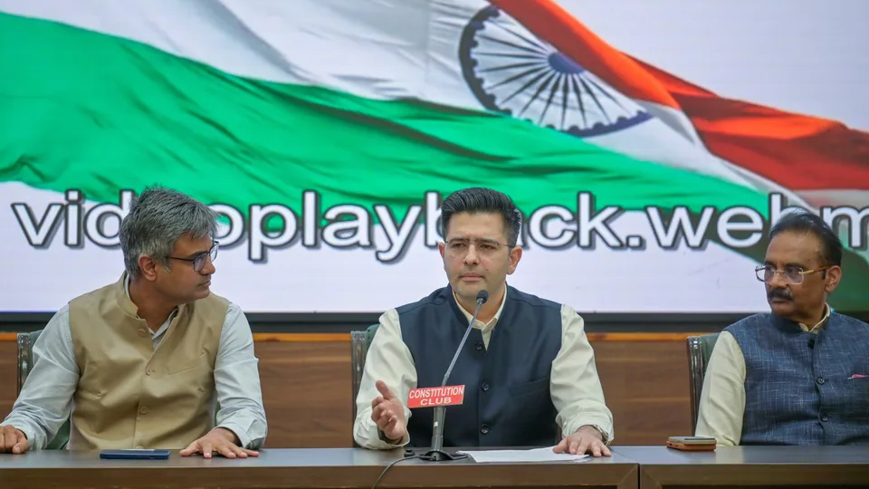 బీజేపీలో చేరిన ఏడుగురు ఎంపీలు.. ఆప్‌కు కోలుకోలేని దెబ్బ!