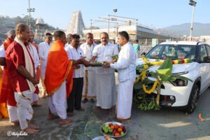 తిరుమల శ్రీవారికి రూ.8.75 లక్షల విలువైన వాహనం విరాళం..!