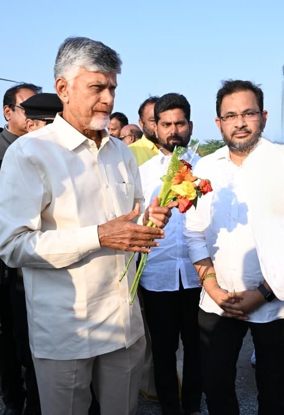 ఒంటిమిట్ట హెలిపాడ్ వద్ద ముఖ్యమంత్రి చంద్రబాబు నాయుడు కి ఘన స్వాగతం