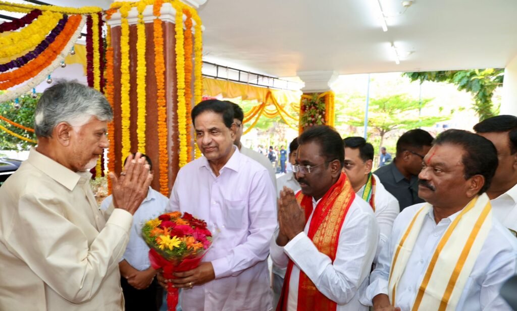 ఒంటిమిట్ట చేరుకున్న సీఎం చంద్రబాబు