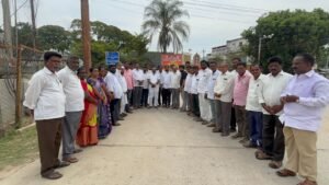 శ్రీ కళ్యాణ వెంకటేశ్వర స్వామి ఆలయంలో ప్రత్యేక పూజలు చేసిన వైసిపి నాయకులు..