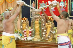 వైభవంగా ఒంటిమిట్ట శ్రీ కోదండరాముడి చక్రస్నానం