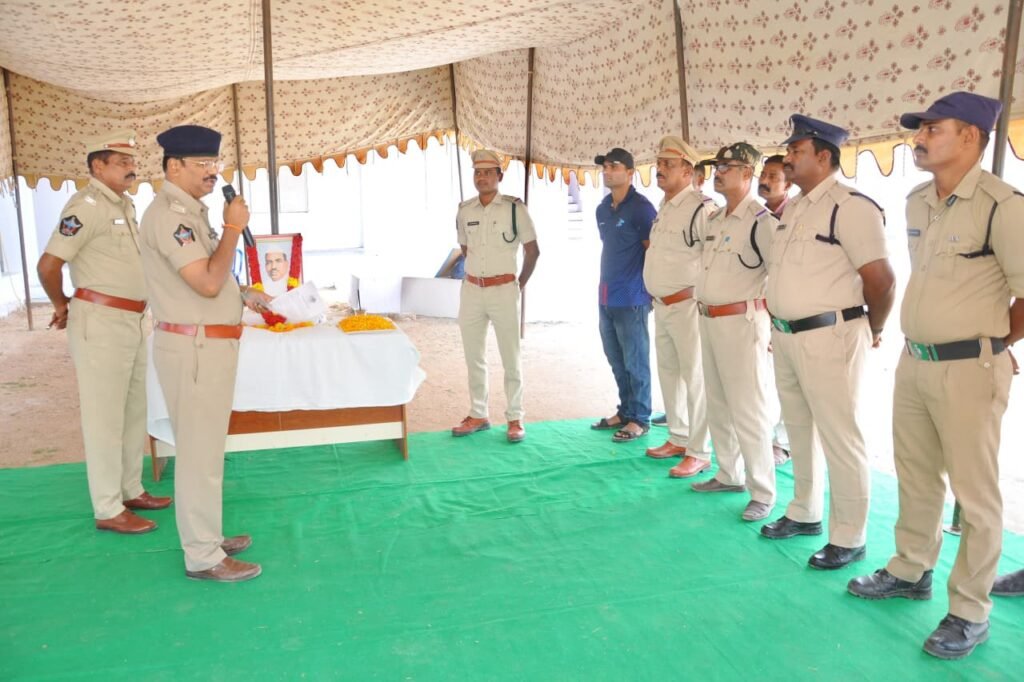 మహనీయుల ఆదర్శాలతోనే సమసమాజ నిర్మాణం