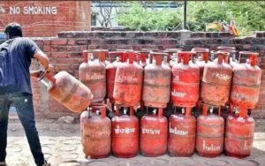 ఏపీ రాష్ట్రంలో గ్యాస్ సిలిండర్ల డెలివరీ వేగవంతం