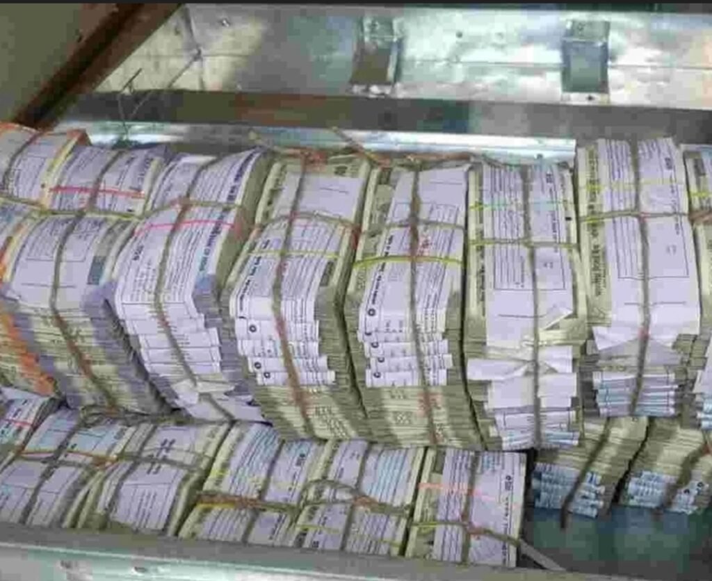 రూ. 2 కోట్ల హవాలా నగదు సీజ్