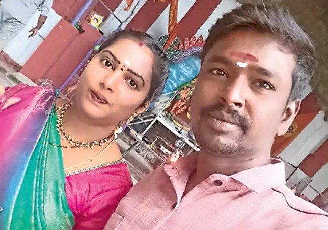 ప్రేమ బంధం కన్నీటి సంద్రం.. భార్య ఎదుటే భర్త దుర్మరణం