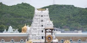 5 కంపార్ట్‌మెంట్లలో వేచివున్న భక్తులు..