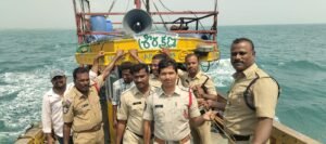 సముద్ర తీర భద్రత బలోపేతం – సంయుక్త బోటు పట్రోలింగ్ నిర్వహణ.