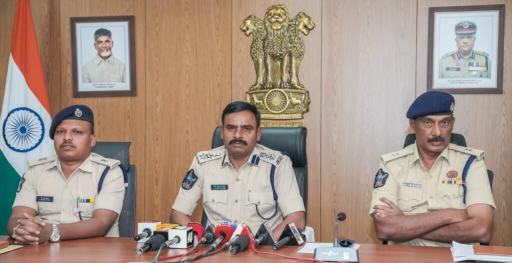 వరుస హత్య కేసుల మిస్టరీ ని చేధించిన జిల్లా పోలీసులు.