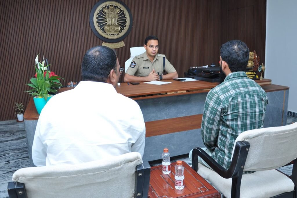 చట్టపరిధిలోనే బాధితులకు న్యాయం: జిల్లా ఎస్పీ