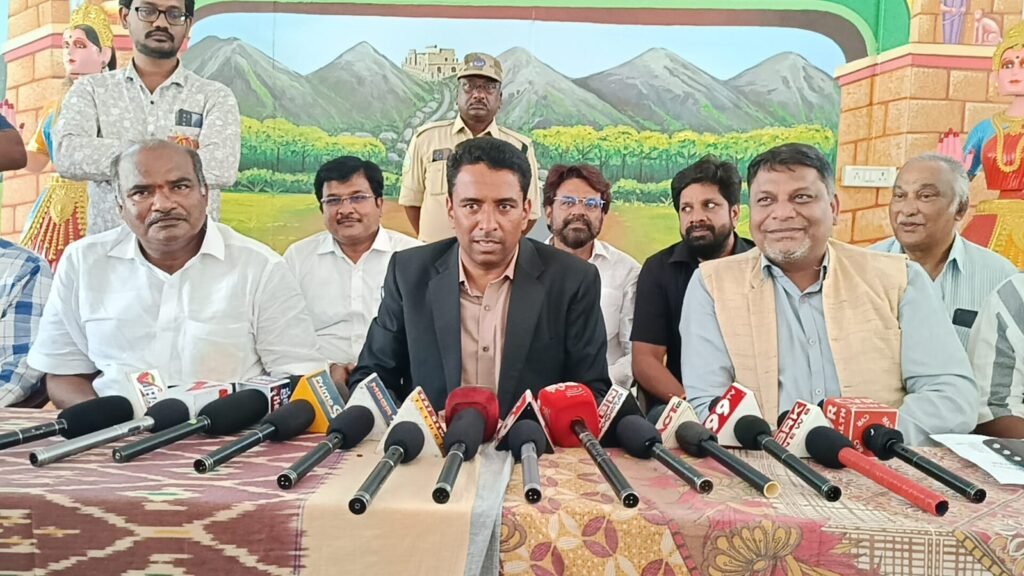 పెద్ద పండ‌గ‌లా కొండ‌ప‌ల్లి బొమ్మ‌ల మేళా