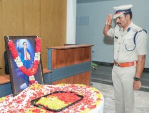 అంబేద్కర్ కు ఘన నివాళులు అర్పించిన ఎస్పీ  సుబ్బరాయుడు