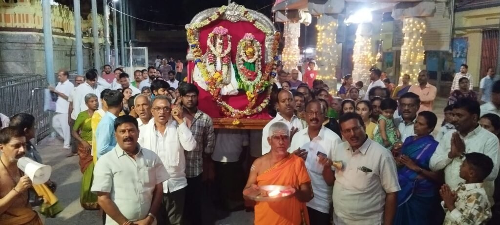 రాయచోటిలో పల్లకి సేవ ఘనంగా నిర్వహణ