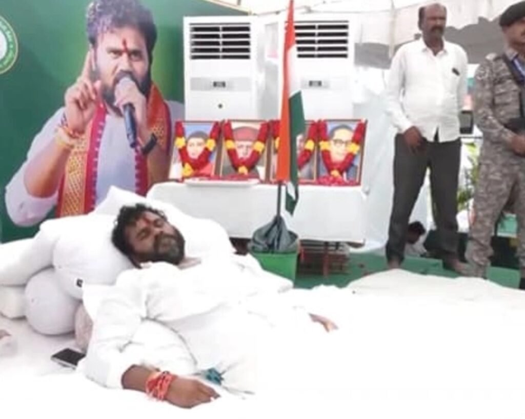 బీసీల సంక్షేమం కోసం బోడె నిరాహార దీక్ష